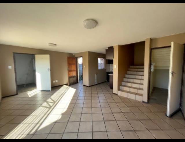 2 BEDROOM HOUSE FOR SALE IN VANDERBIJLPARK CE 3